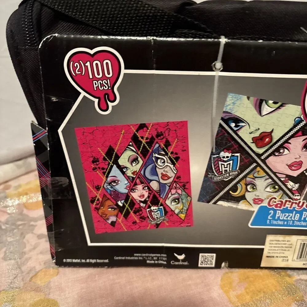 New Monster High Carry & Go Jigsaw Puzzle Bag Includes (2) 100 Pc Puzzles‎
